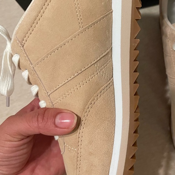 NWT JCREW ☀️ Sneaker - Picture 2 of 6